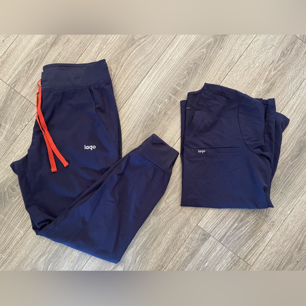 LAGO Women’s Medium Scrub set - Navy Sigrid Joggers | Diamond One Pocket Top